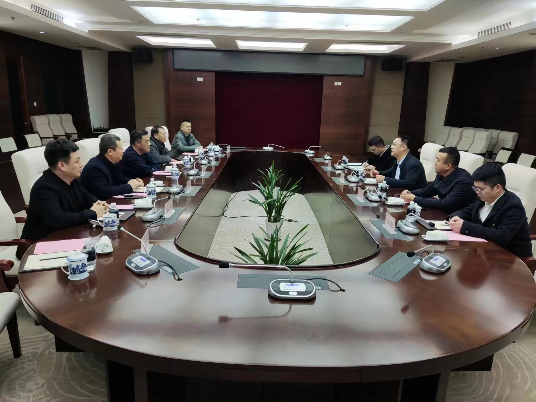 �ں��и��г�����ƽһ�е��ⰺ4-�����ս���ʵ,Ŭ���ɾ�δ��!�ɷݵ���ָ�� (3).jpg