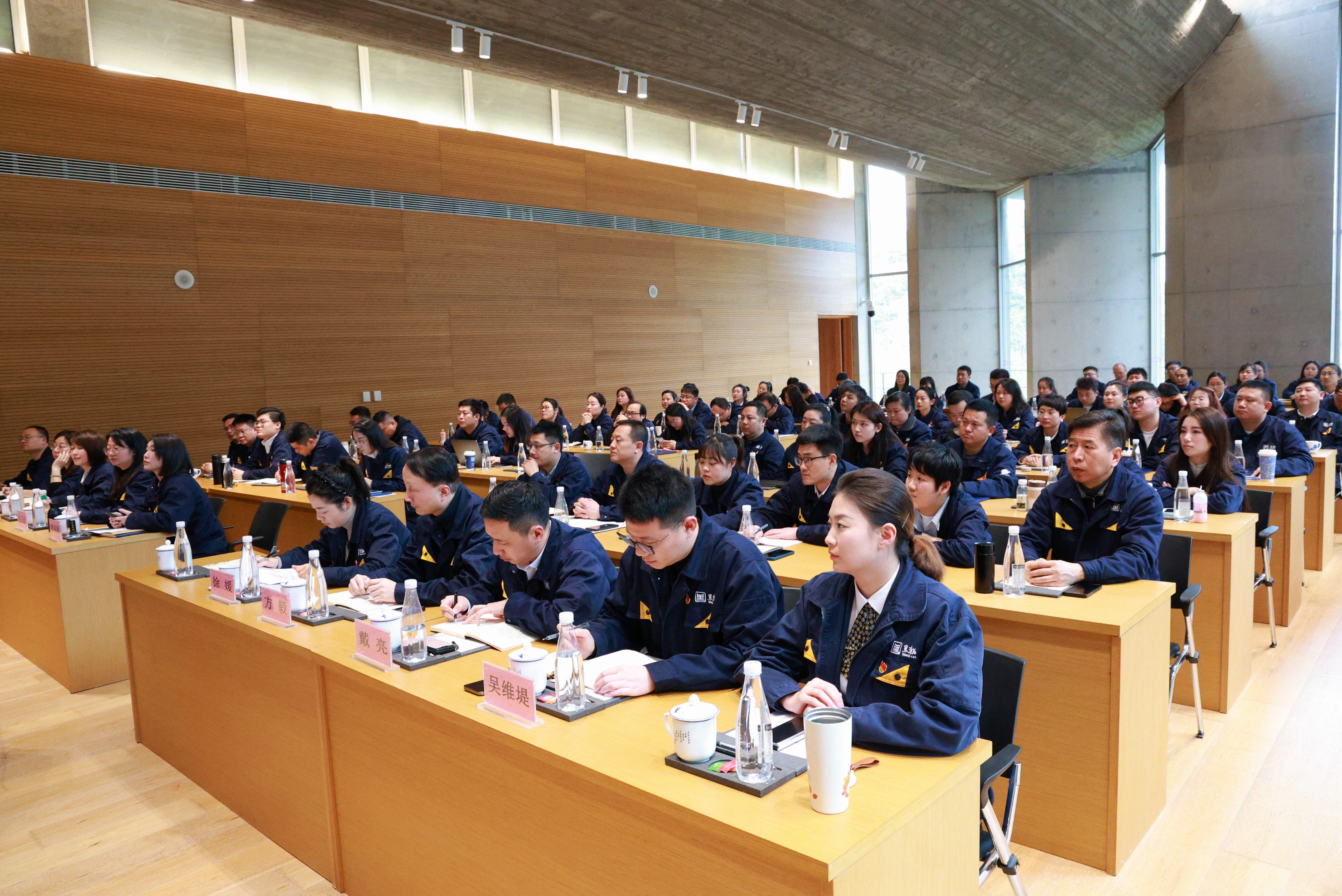 ¾Û»áÏÖ³¡.jpg ¾Û»áÏÖ³¡.jpg