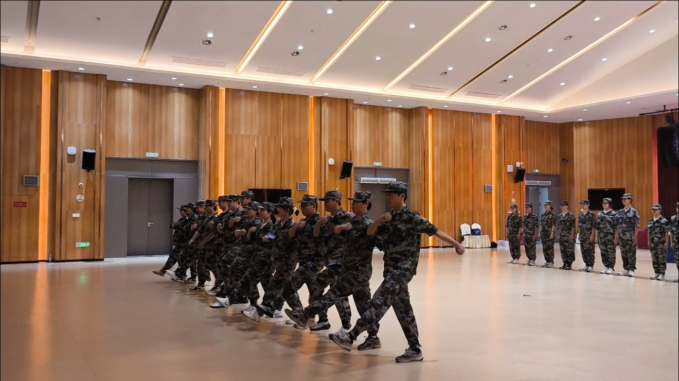 ¾üѵÏÖ³¡02.jpg ¾üѵÏÖ³¡02.jpg